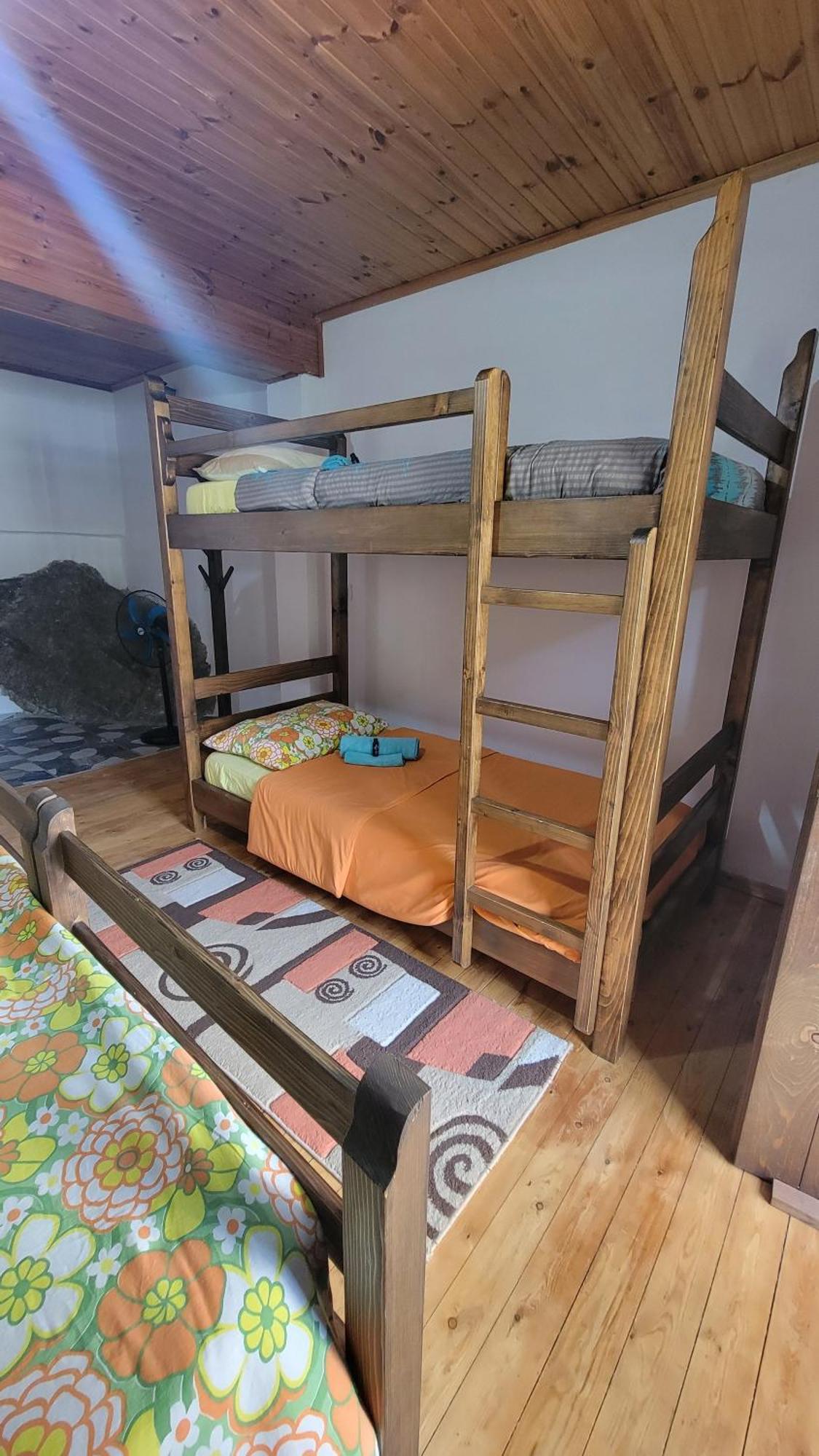 Guest House Mangalem เบราท ภายนอก รูปภาพ