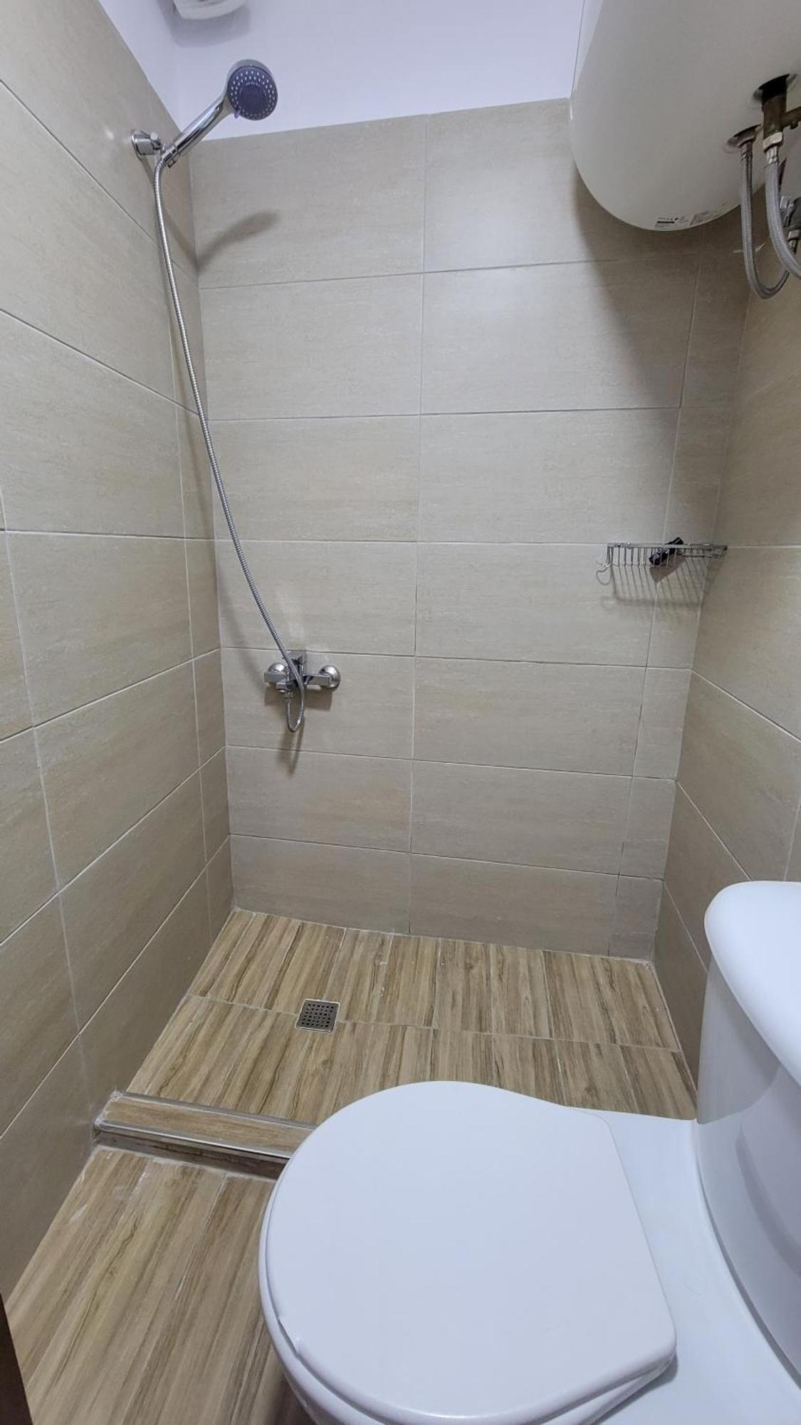 Guest House Mangalem เบราท ภายนอก รูปภาพ
